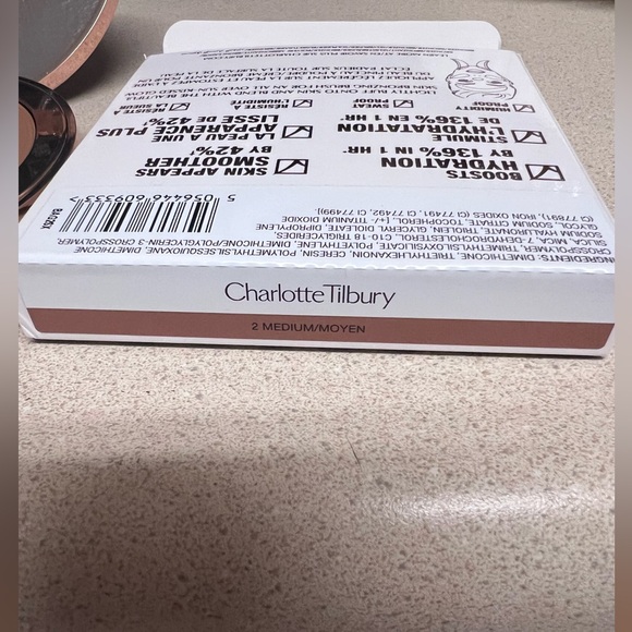 Charlotte Tilbury Bronzer - Picture 6 of 9